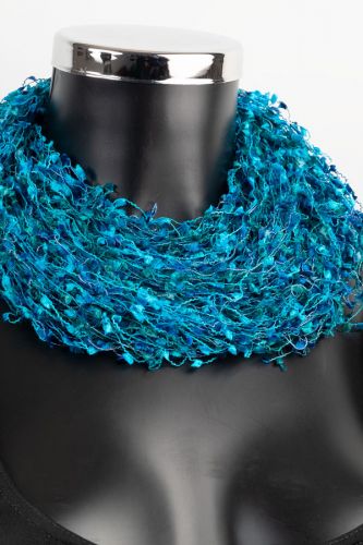 Handmade "Net" scarf YS275: Peacock Scarf